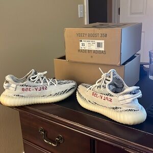 Yeezy Boost 350 V2 Men’s Size 11